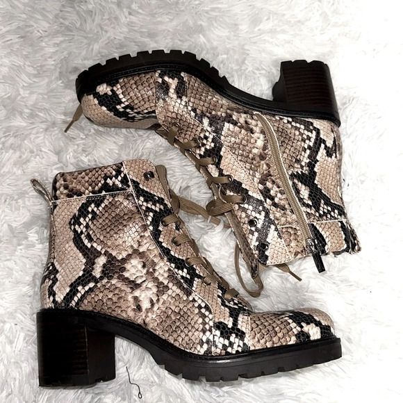 Vince Camuto Gaviana LeatherSnake Boots Sz 9.5 - Picture 1 of 11
